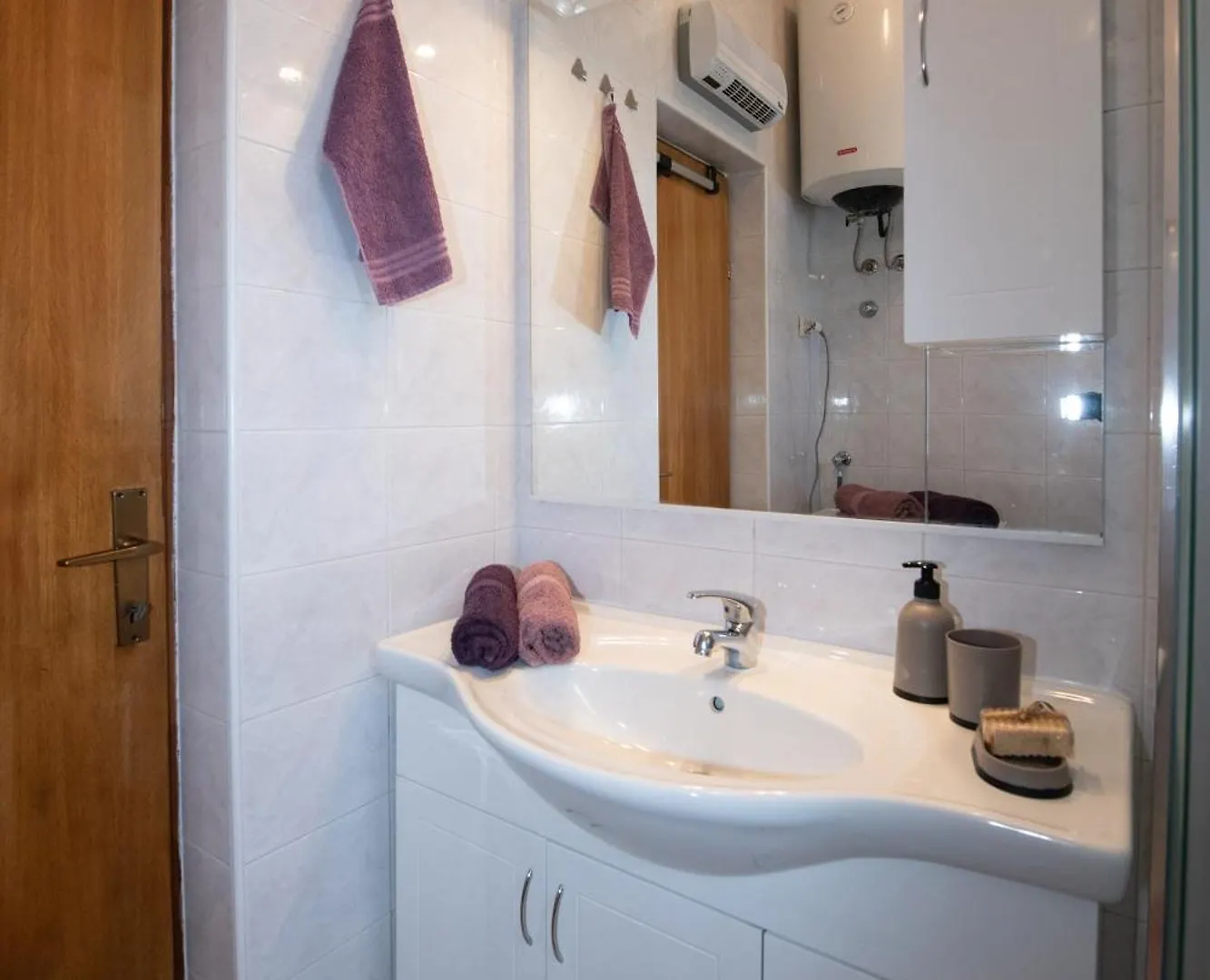 Ika Blue Studio Apartment