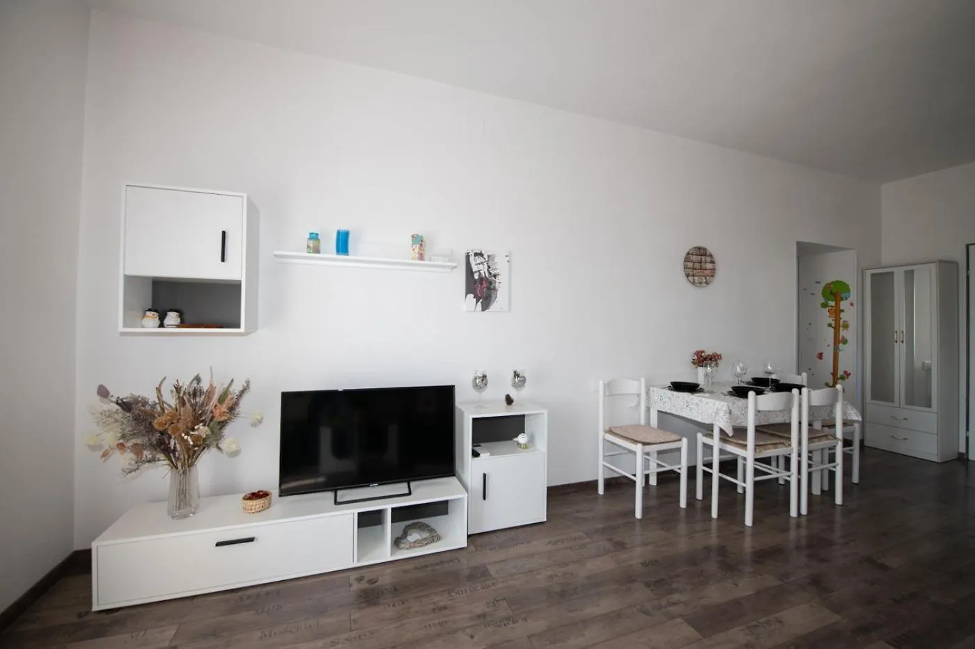 Ika Blue Studio Apartment