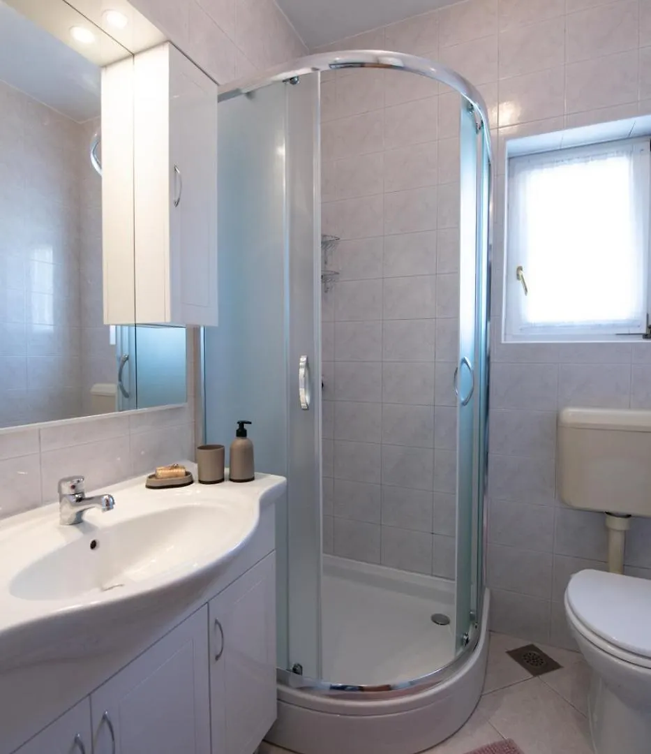 Ika Blue Studio Apartment