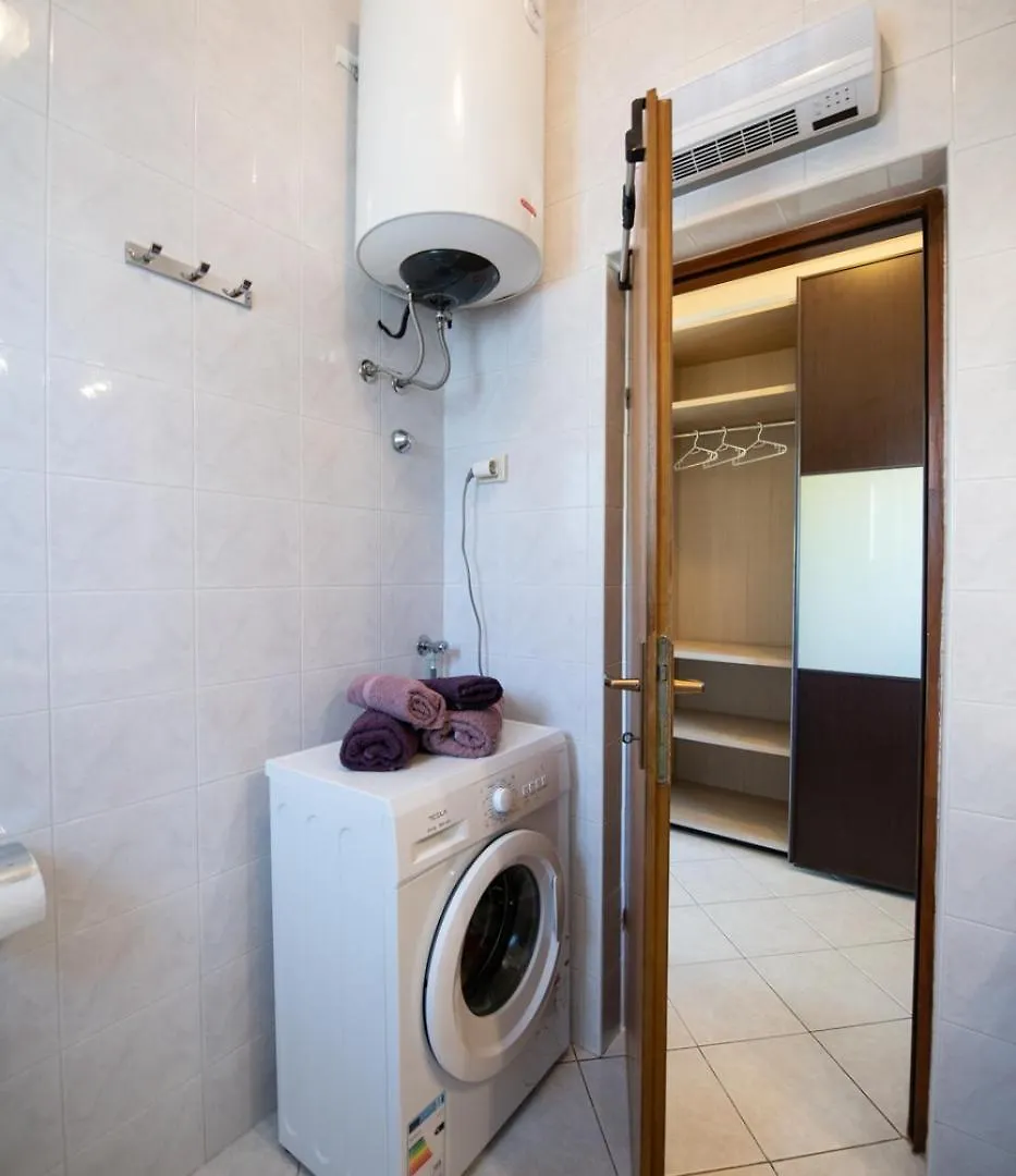 Apartment Ika Blue Studio